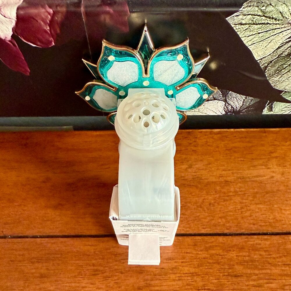 NEW JASMINE DISNEY PRINCESS Light Up & Scent Control Plug-In Bath & Body Works - Picture 2 of 4
